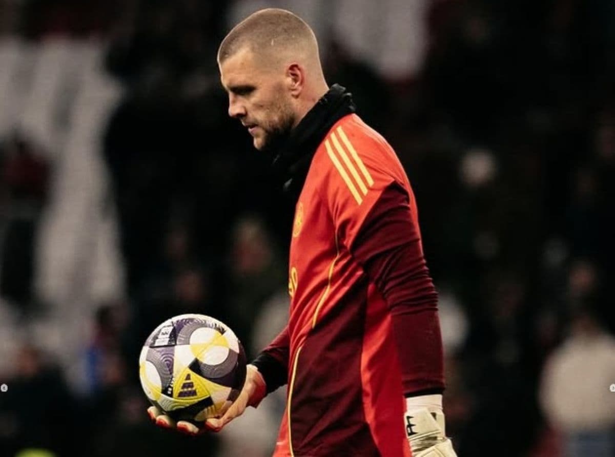 Gagal Kalahkan NEC Nijmegen, Debut Maarten Paes di Ajax Amsterdam Berujung Penyesalan Gagal Kalahkan NEC Nijmegen, Debut Maarten Paes di Ajax Amsterdam Berujung Penyesalan