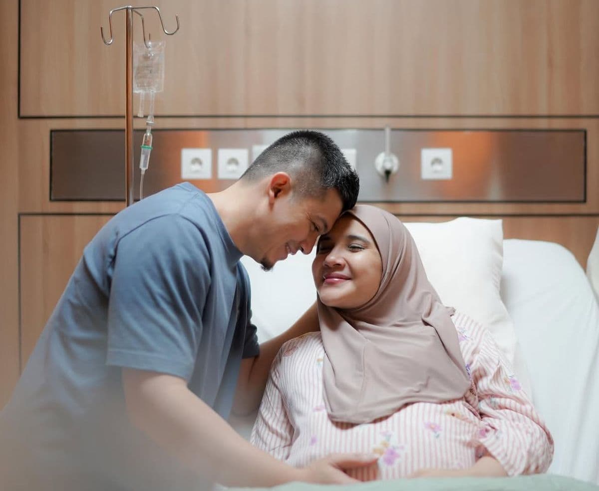 Zaskia Sungkar Melahirkan, Irwansyah Beri Nama Anak Kedua Urwah Muhammad Syahki Zaskia Sungkar Melahirkan, Irwansyah Beri Nama Anak Kedua Urwah Muhammad Syahki