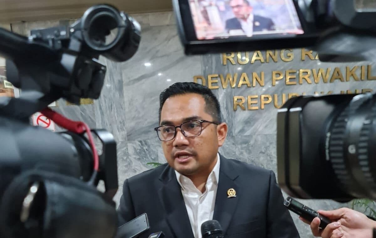 Komisi II DPR Buka Peluang Undang Parpol Non-Parlemen Bahas RUU Pemilu Komisi II DPR Buka Peluang Undang Parpol Non-Parlemen Bahas RUU Pemilu