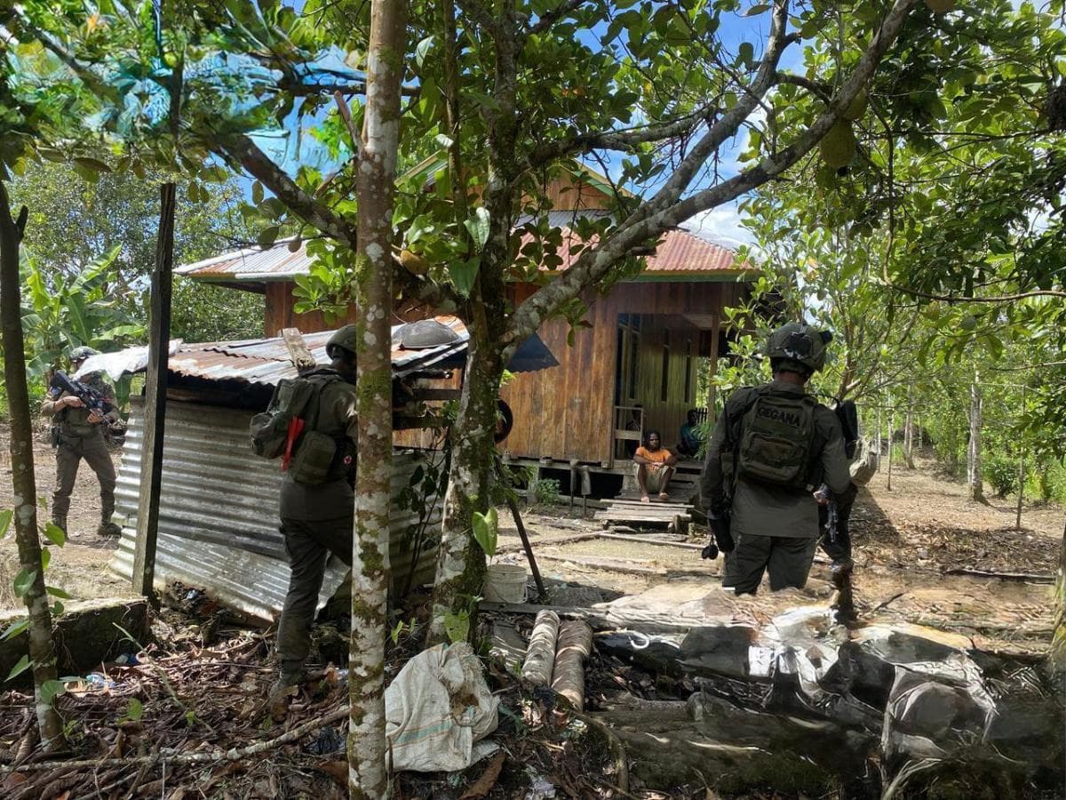 Satgas Tangkap Meno Heluka, KKB yang Tembak Babinsa di Yahukimo Satgas Tangkap Meno Heluka, KKB yang Tembak Babinsa di Yahukimo