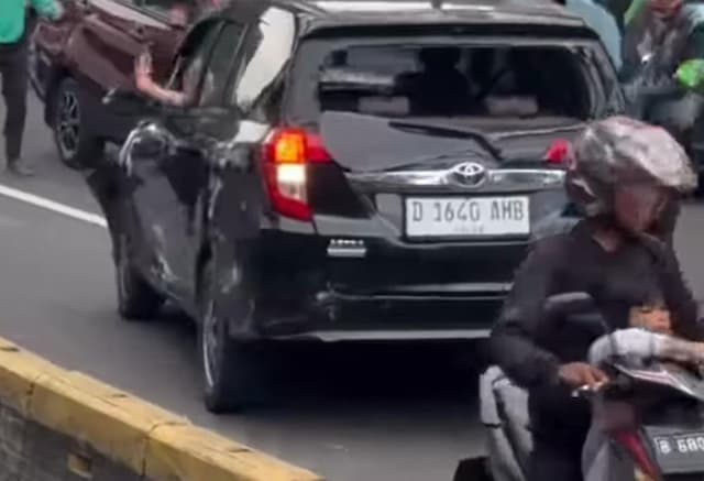 Terungkap! Pengemudi Mobil Ugal-ugalan di Gunung Sahari Sempat Diberhentikan Polisi Terungkap! Pengemudi Mobil Ugal-ugalan di Gunung Sahari Sempat Diberhentikan Polisi