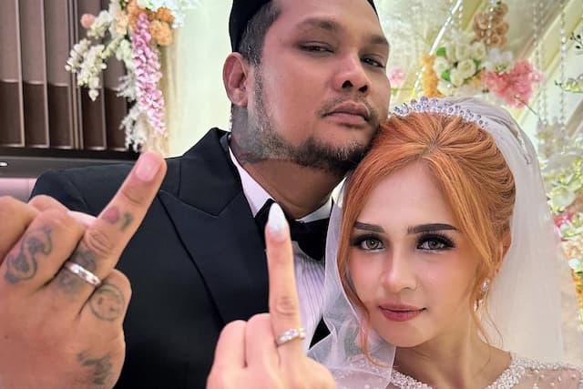6 Fakta Pernikahan Virgoun dan Lindi Fitriyana: Akad Sederhana hingga Isu Hamil Duluan 6 Fakta Pernikahan Virgoun dan Lindi Fitriyana: Akad Sederhana hingga Isu Hamil Duluan