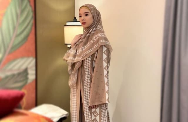 Kisah Mualaf Lindswell Kwok, Temukan Hidayah di Balik Gemerlap Emas Wushu Dunia Kisah Mualaf Lindswell Kwok, Temukan Hidayah di Balik Gemerlap Emas Wushu Dunia