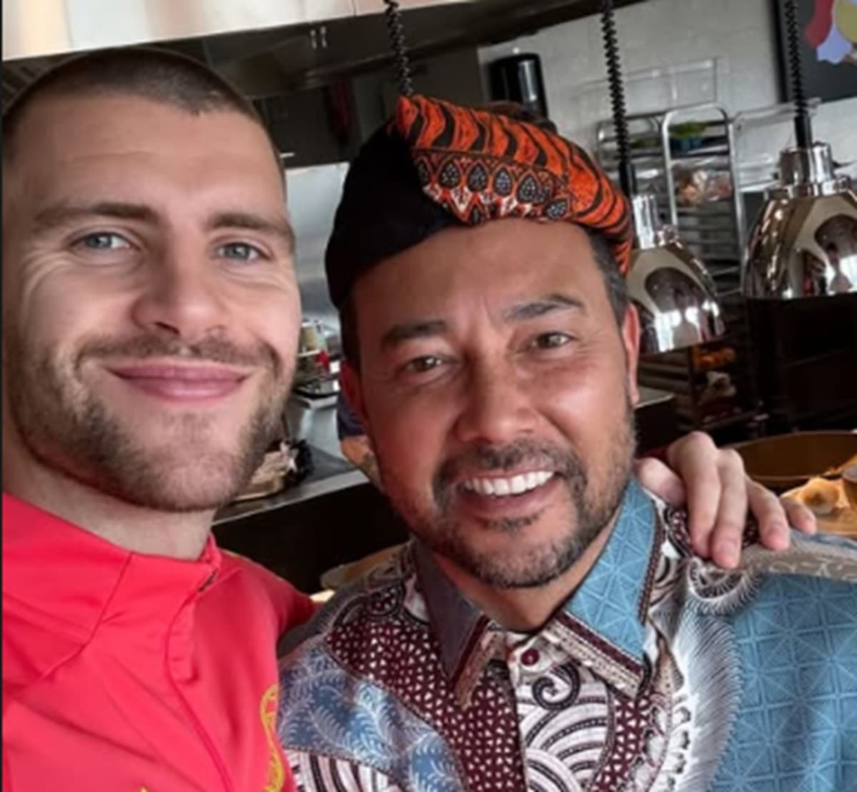 Maarten Paes Kegirangan Ajax Amsterdam Sajikan Makanan Khas Indonesia: Ada Rendang Sampai Pepes! Maarten Paes Kegirangan Ajax Amsterdam Sajikan Makanan Khas Indonesia: Ada Rendang Sampai Pepes!