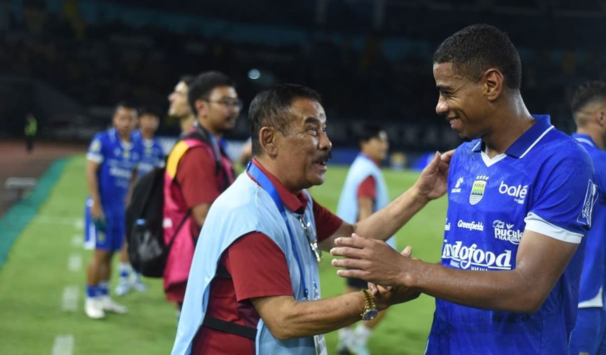 Umuh Muchtar Ultimatum Persib Bandung Jelang Lawan Persebaya Surabaya: Jangan Anggap Enteng! Umuh Muchtar Ultimatum Persib Bandung Jelang Lawan Persebaya Surabaya: Jangan Anggap Enteng!