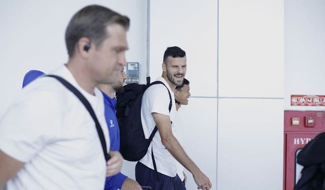 Jelang Persebaya Surabaya vs Persib Bandung: Thom Haye Balik, Layvin Kurzawa Absen Jelang Persebaya Surabaya vs Persib Bandung: Thom Haye Balik, Layvin Kurzawa Absen