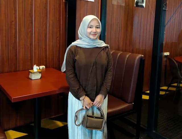 Bobotoh Cantik Nazwaa Saqinaa Prediksi Persib Bandung Sikat Persebaya Surabaya 2-0! Bobotoh Cantik Nazwaa Saqinaa Prediksi Persib Bandung Sikat Persebaya Surabaya 2-0!