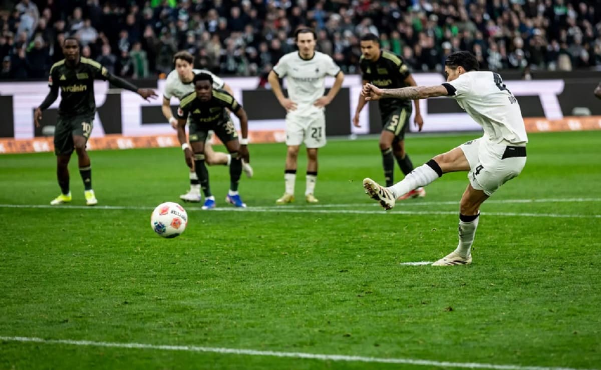 John Herdman Bahagia, 2 Bek Timnas Indonesia Cetak Gol Semalam hingga Bantu sang Klub Raih Kemenangan! John Herdman Bahagia, 2 Bek Timnas Indonesia Cetak Gol Semalam hingga Bantu sang Klub Raih Kemenangan!