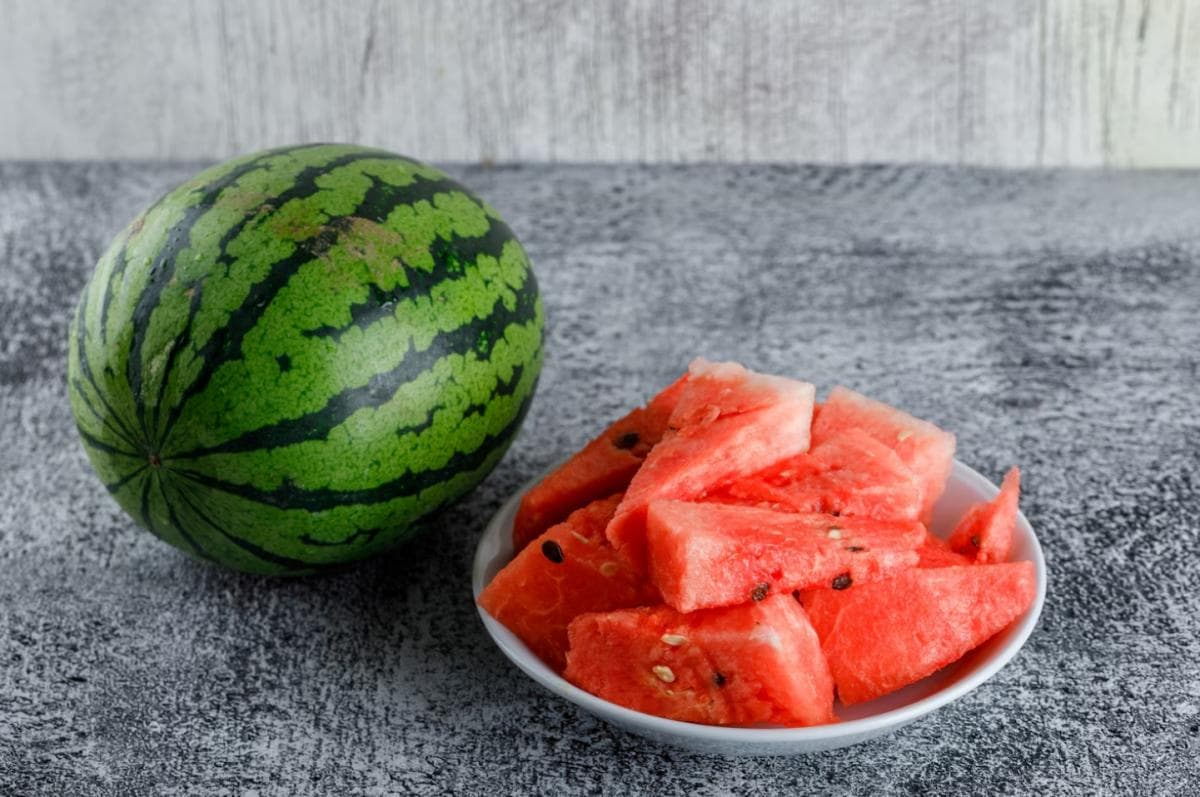 4 Jenis Buah yang Cocok untuk Buka Puasa Selain Kurma 4 Jenis Buah yang Cocok untuk Buka Puasa Selain Kurma