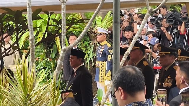 Presiden Prabowo Pimpin Upacara Pemakaman Try Sutrisno di TMP Kalibata Presiden Prabowo Pimpin Upacara Pemakaman Try Sutrisno di TMP Kalibata