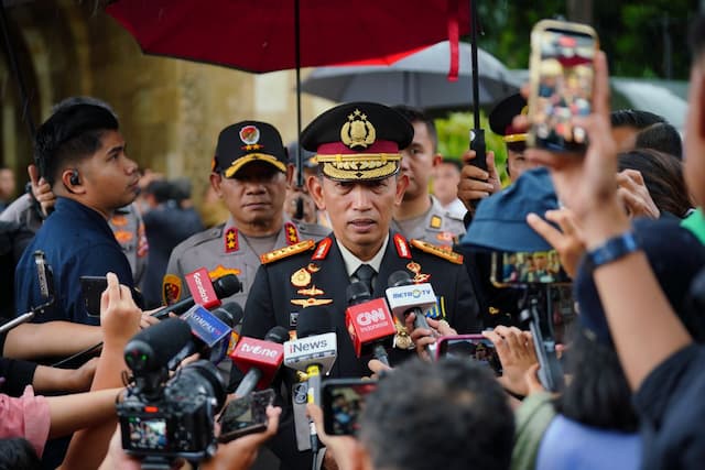 Hadiri Pemakaman Try Sutrisno di TMP Kalibata, Kapolri: Tokoh Nasional Menginspirasi Hadiri Pemakaman Try Sutrisno di TMP Kalibata, Kapolri: Tokoh Nasional Menginspirasi