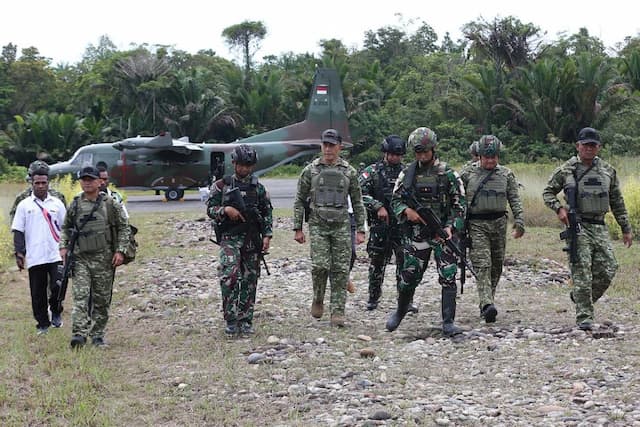 TNI Pastikan 11 Bandara Papua Aman dan Segera Beroperasi TNI Pastikan 11 Bandara Papua Aman dan Segera Beroperasi
