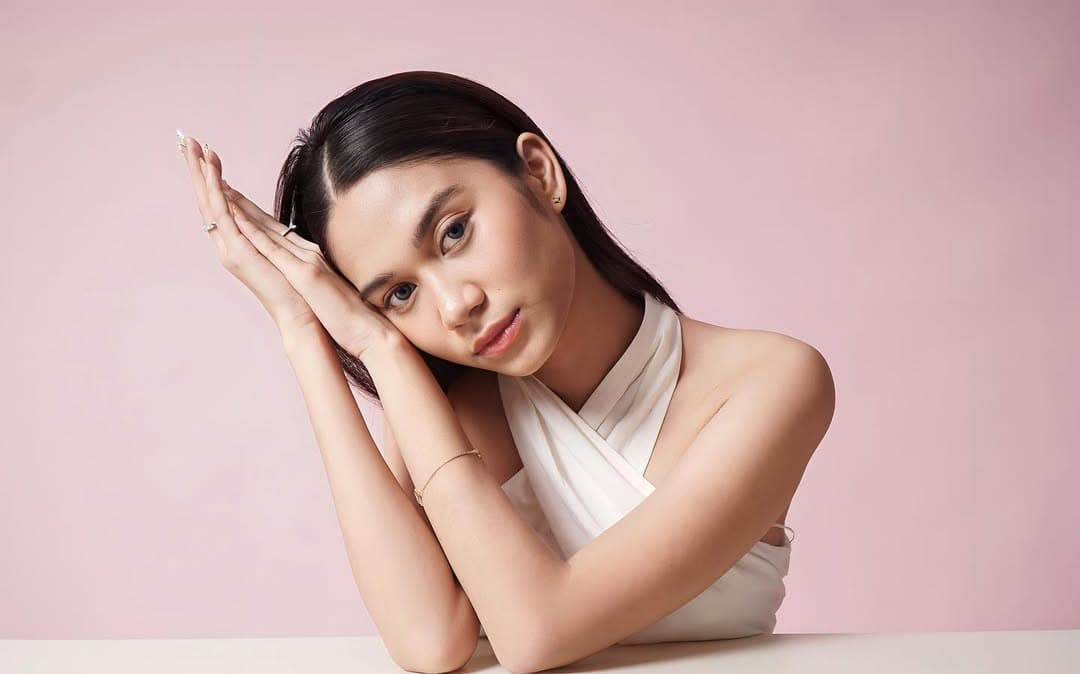 Azizah Salsha Dihujat Netizen Imbas Unggah Foto Seksi di Bulan Puasa Azizah Salsha Dihujat Netizen Imbas Unggah Foto Seksi di Bulan Puasa