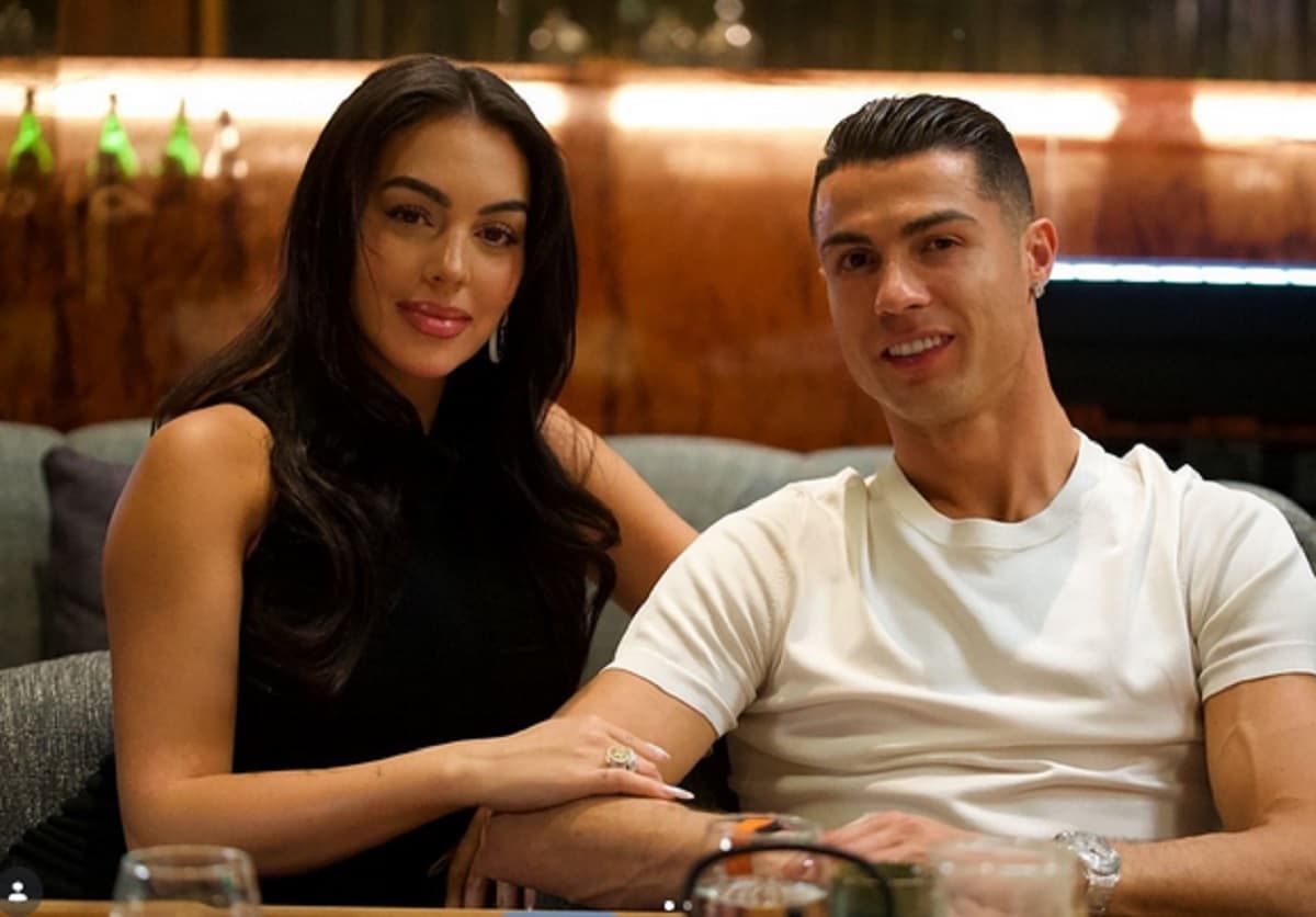 Cristiano Ronaldo Disebut Tinggalkan Arab Saudi Efek Perang AS-Israel vs Iran, Begini Faktanya! Cristiano Ronaldo Disebut Tinggalkan Arab Saudi Efek Perang AS-Israel vs Iran, Begini Faktanya!