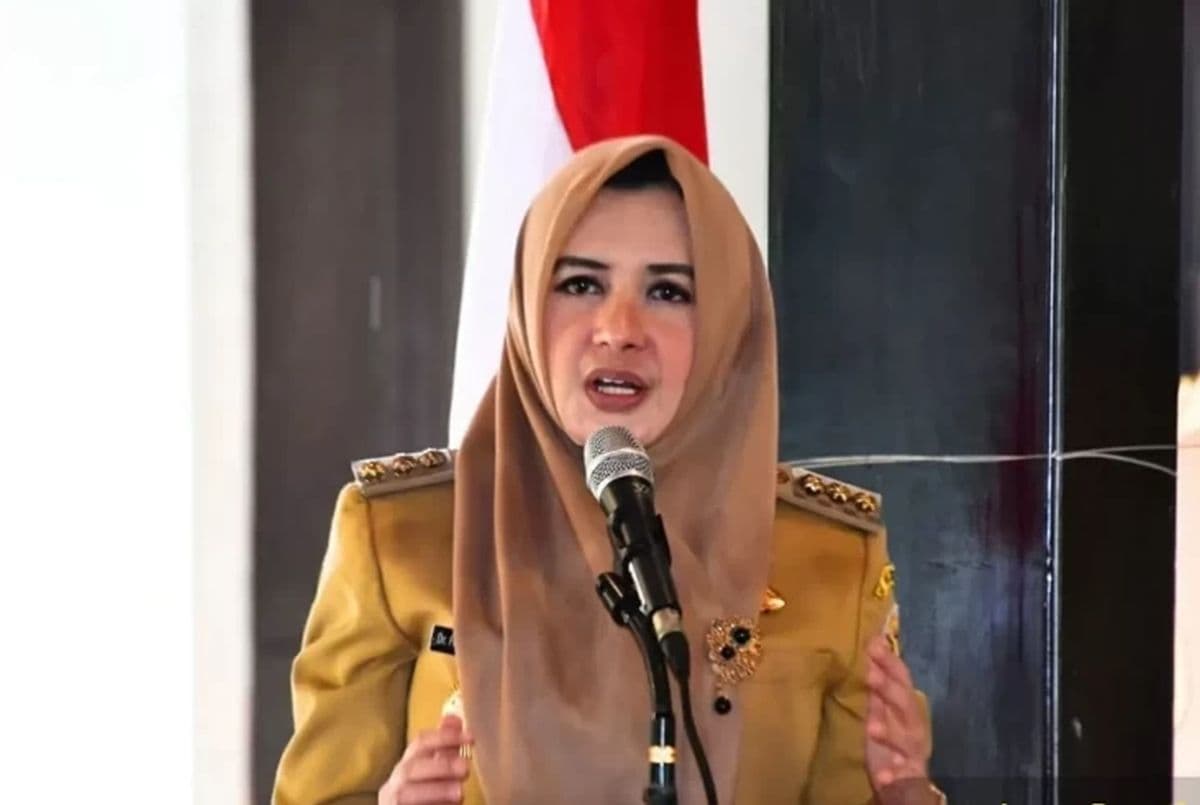 Isi Garasi Mobil Bupati Pekalongan Fadia Arafiq yang Kena OTT KPK Isi Garasi Mobil Bupati Pekalongan Fadia Arafiq yang Kena OTT KPK