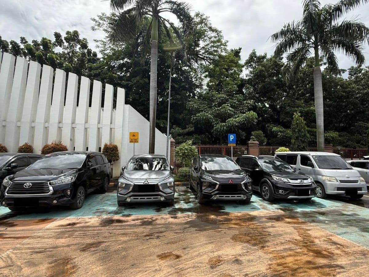 Skandal Impor Bea Cukai, KPK Sita 5 Kendaraan Operasional Skandal Impor Bea Cukai, KPK Sita 5 Kendaraan Operasional