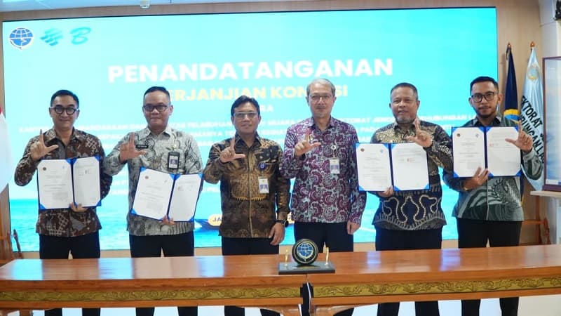 Kemenhub Serahkan 2 Konsesi Pelabuhan ke Swasta Kemenhub Serahkan 2 Konsesi Pelabuhan ke Swasta