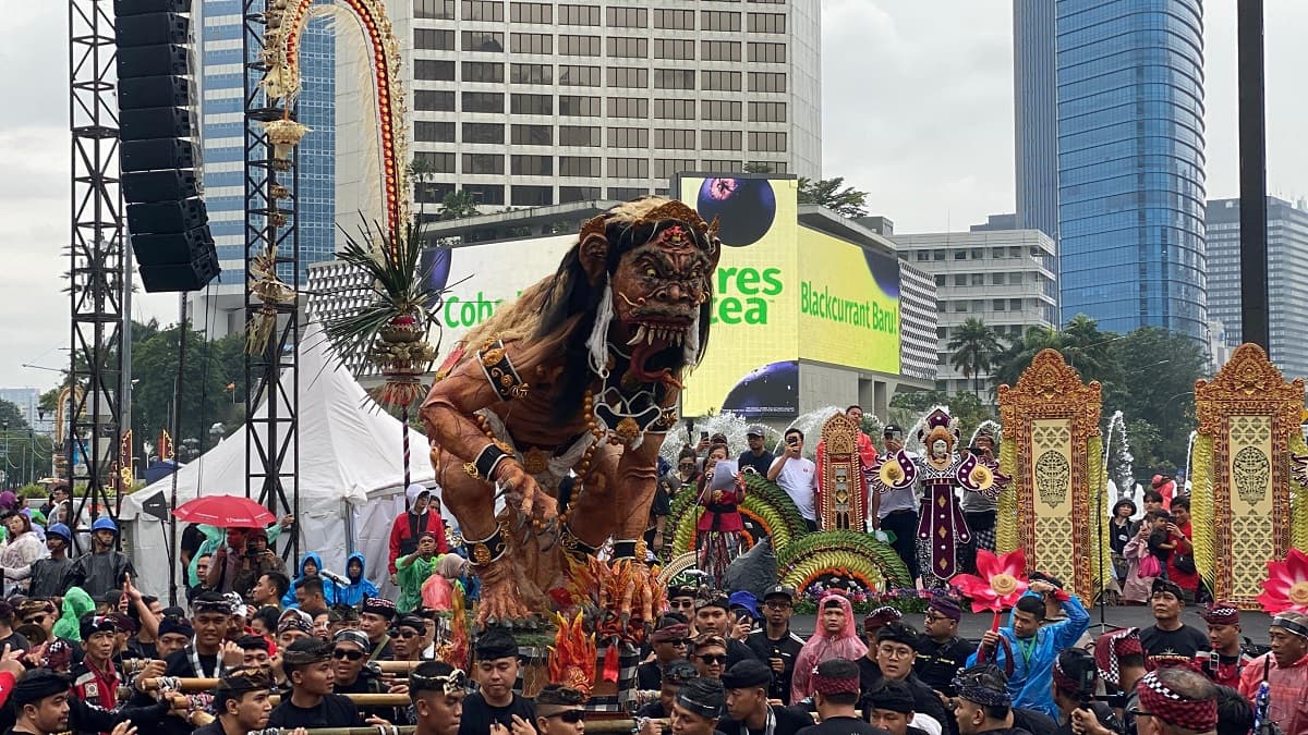 Ribuan Orang Meriahkan Pawai Ogoh-Ogoh, Rano: Budaya Jadi Jembatan Toleransi Ribuan Orang Meriahkan Pawai Ogoh-Ogoh, Rano: Budaya Jadi Jembatan Toleransi