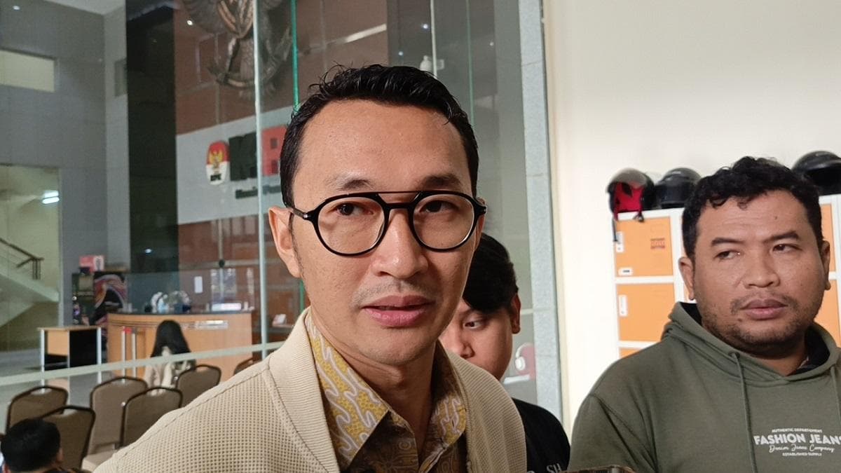 KPK Tetapkan Ajudan Gubernur Riau sebagai Tersangka KPK Tetapkan Ajudan Gubernur Riau sebagai Tersangka