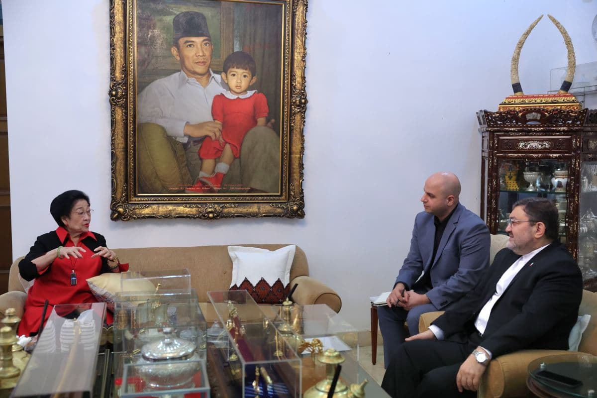 Terima Dubes Iran, Megawati Beri Ucapan Selamat Atas Penunjukkan Mojtaba Khamenei Terima Dubes Iran, Megawati Beri Ucapan Selamat Atas Penunjukkan Mojtaba Khamenei