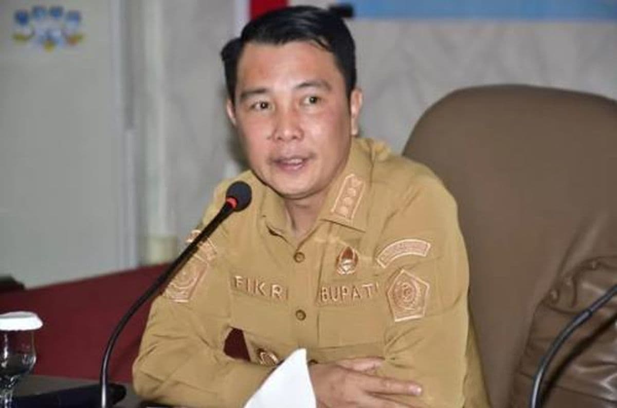 Kena OTT KPK, Bupati Rejang Lebong Fikri Thobari Dipecat dari Keanggotaan PAN Kena OTT KPK, Bupati Rejang Lebong Fikri Thobari Dipecat dari Keanggotaan PAN