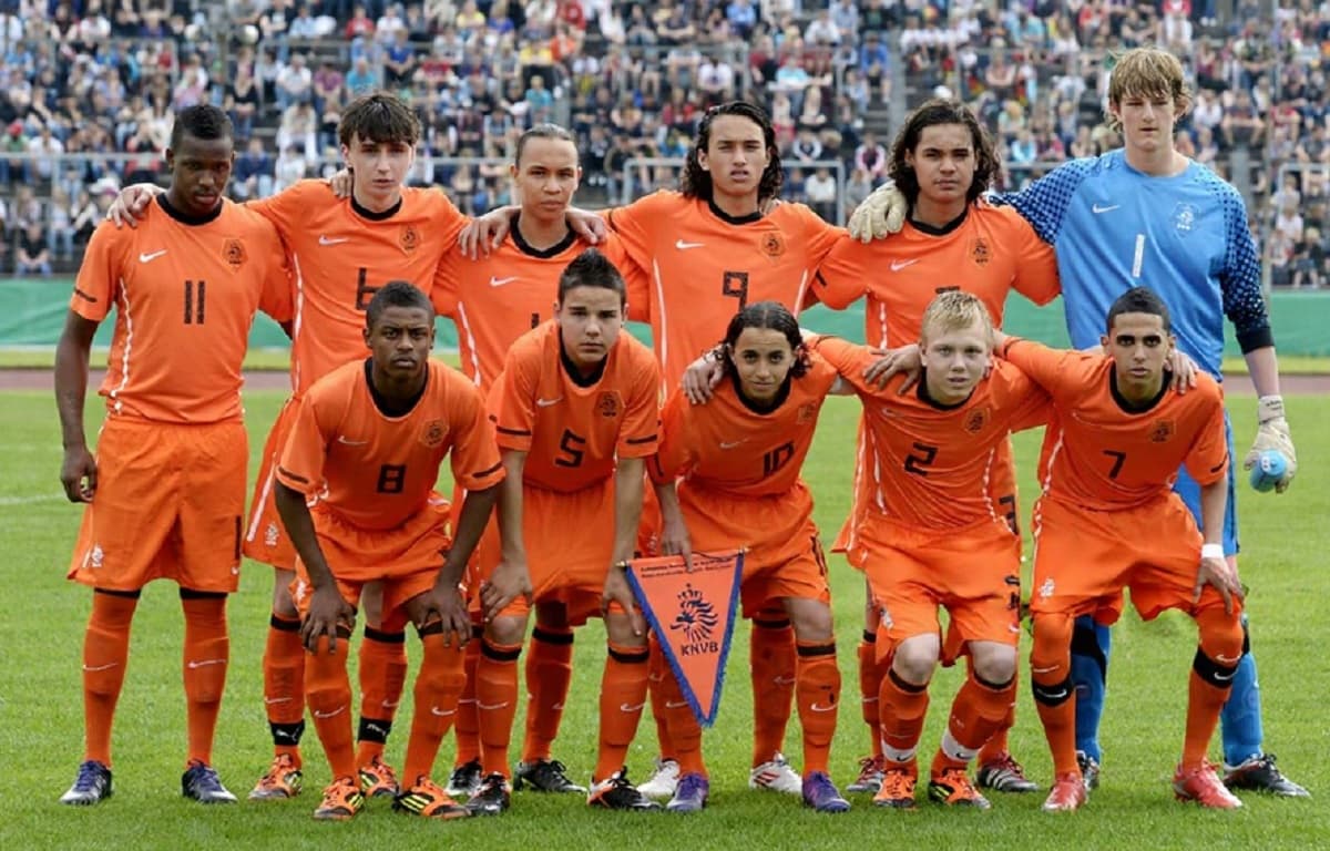 Kisah Ezra Walian dan Calvin Verdonk Perkuat Timnas Belanda U-16 Bareng, Kini Kolaborasi di Timnas Indonesia! Kisah Ezra Walian dan Calvin Verdonk Perkuat Timnas Belanda U-16 Bareng, Kini Kolaborasi di Timnas Indonesia!