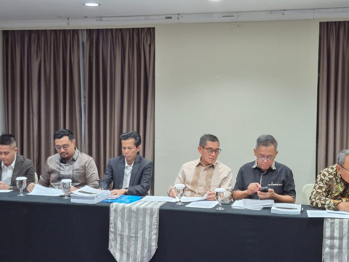 Kubu Kerry Riza Serahkan Memori Banding atas Vonis 15 Tahun Penjara Kubu Kerry Riza Serahkan Memori Banding atas Vonis 15 Tahun Penjara