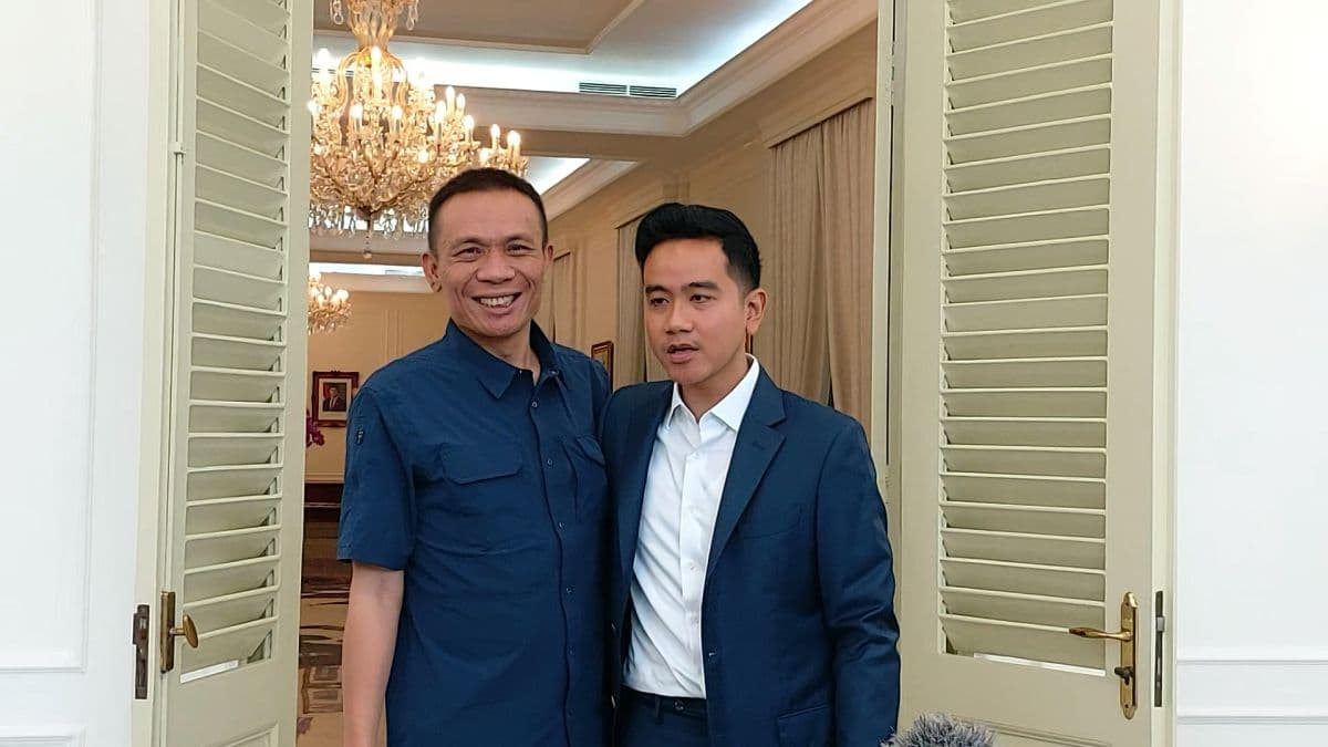 Bertemu Gibran, Rismon Nyatakan Siap Tebus Kegaduhan Soal Ijazah Palsu Bertemu Gibran, Rismon Nyatakan Siap Tebus Kegaduhan Soal Ijazah Palsu