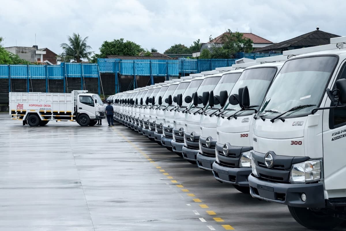 Hino Pasok 10 Ribu Truk untuk Koperasi Desa Merah Putih Hino Pasok 10 Ribu Truk untuk Koperasi Desa Merah Putih