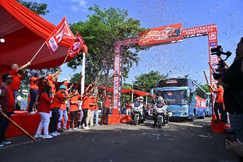 Alfamidi Resmi Berangkatkan 1.250 Pemudik Pulang Kampung dengan Bus hingga Pesawat Alfamidi Resmi Berangkatkan 1.250 Pemudik Pulang Kampung dengan Bus hingga Pesawat
