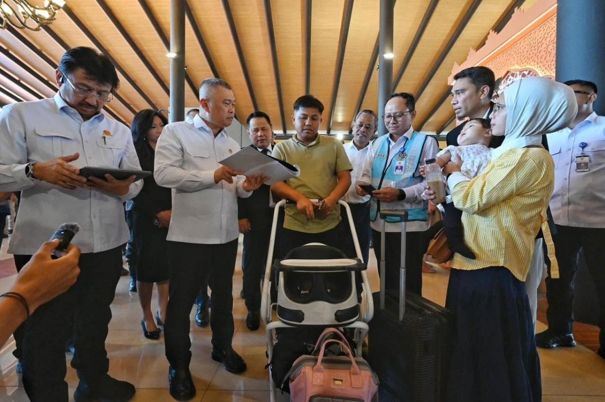 Sidak Diskon Tiket Pesawat di Bandara Soetta, Menhub Sindir Agen Travel Online Sidak Diskon Tiket Pesawat di Bandara Soetta, Menhub Sindir Agen Travel Online