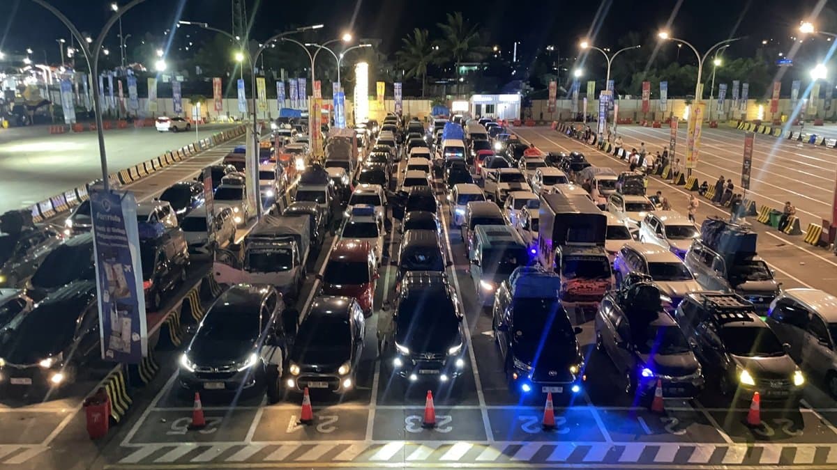 Waspada Kemacetan Parah di Pelabuhan Merak saat Mudik Lebaran 2026, Ini Biang Keroknya Waspada Kemacetan Parah di Pelabuhan Merak saat Mudik Lebaran 2026, Ini Biang Keroknya