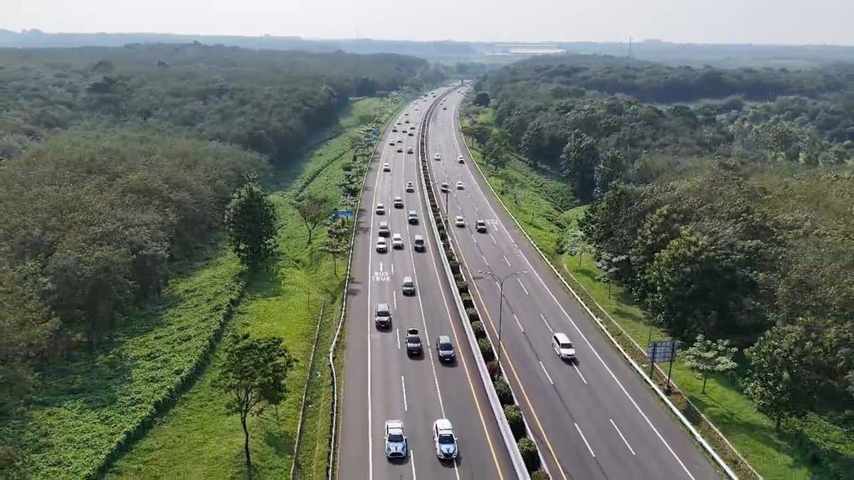 H-3 Lebaran, Volume Kendaraan di Tol Cipali Melonjak Hampir 2 Kali Lipat H-3 Lebaran, Volume Kendaraan di Tol Cipali Melonjak Hampir 2 Kali Lipat
