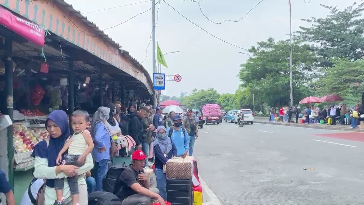 Puncak Arus Mudik, 5.336 Penumpang Berangkat dari Terminal Kampung Rambutan Puncak Arus Mudik, 5.336 Penumpang Berangkat dari Terminal Kampung Rambutan