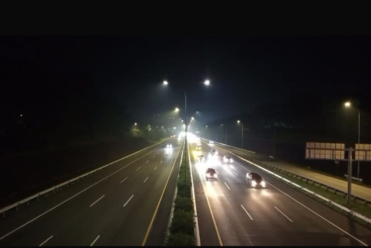 100 Ribu Kendaraan Lintasi Tol Cipali, Arus Mudik Mulai Melandai 100 Ribu Kendaraan Lintasi Tol Cipali, Arus Mudik Mulai Melandai