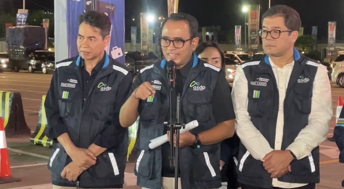 Viral Pemudik Ricuh karena Kapal Tak Kunjung Bersandar di Pelabuhan Bakauheni, Ini Penjelasan ASDP Viral Pemudik Ricuh karena Kapal Tak Kunjung Bersandar di Pelabuhan Bakauheni, Ini Penjelasan ASDP