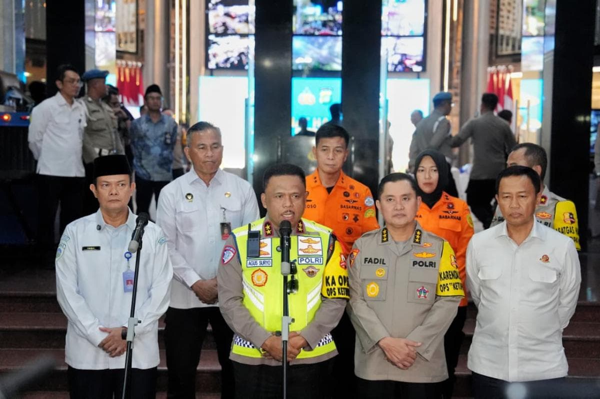 Operasi Ketupat 2026: Kakorlantas Sebut Arus Mudik Meningkat dari Tahun Sebelumnya Operasi Ketupat 2026: Kakorlantas Sebut Arus Mudik Meningkat dari Tahun Sebelumnya