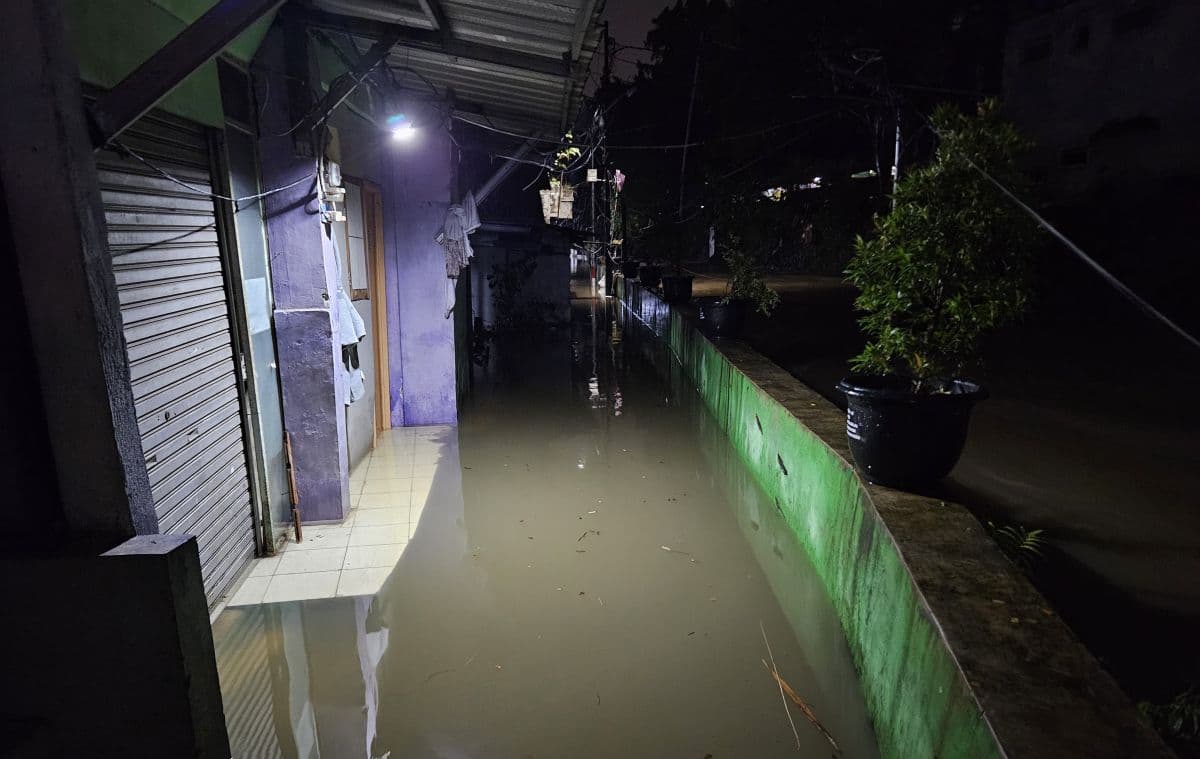 Curhat Warga Pekayon Kebanjiran saat Lebaran: Nangis Aja, Sedih Banget Rumah Terendam Curhat Warga Pekayon Kebanjiran saat Lebaran: Nangis Aja, Sedih Banget Rumah Terendam