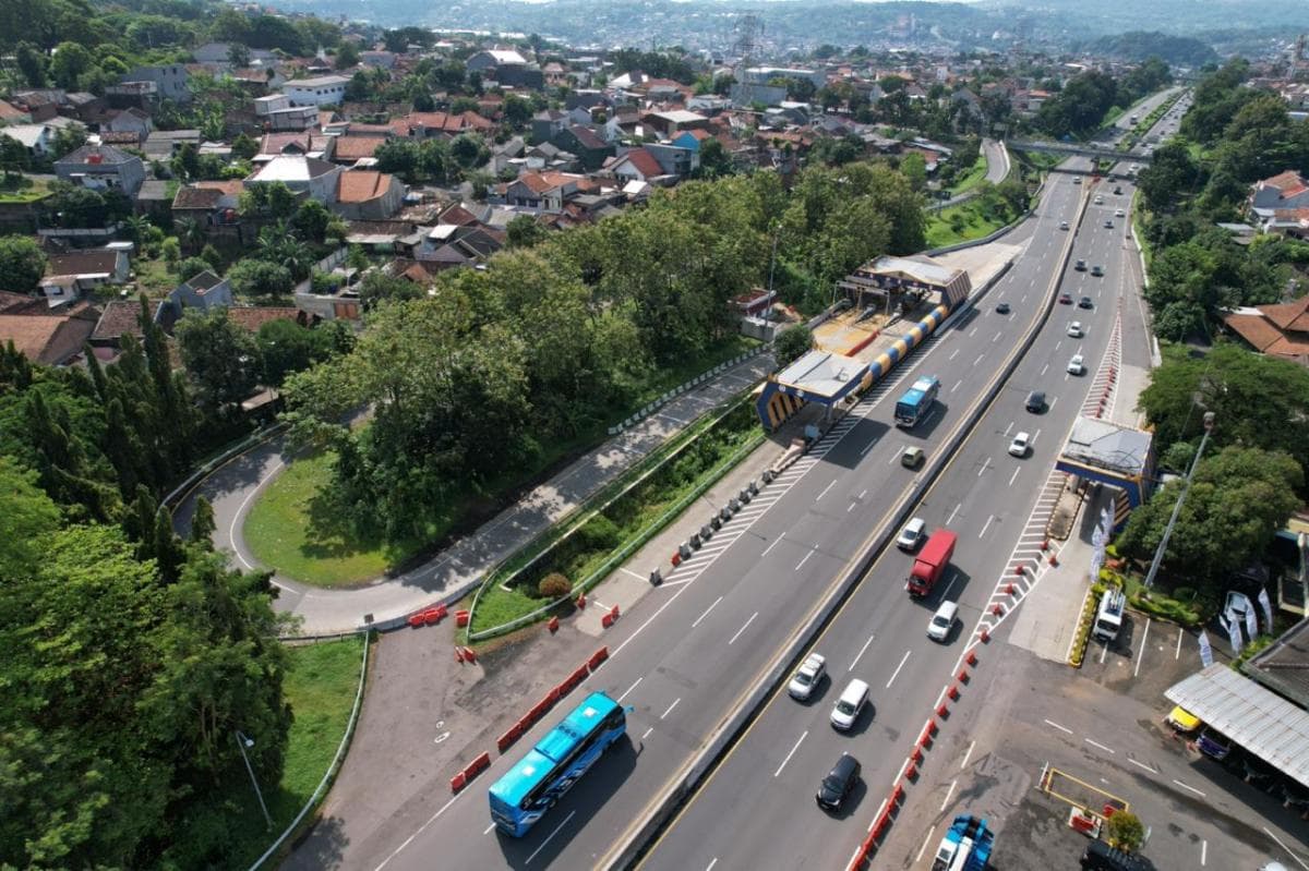 Lalu Lintas Normal, One Way Lokal di Tol Semarang Dihentikan Lalu Lintas Normal, One Way Lokal di Tol Semarang Dihentikan