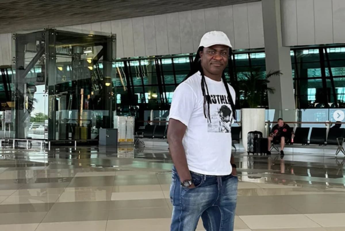 Kisah Mantan Bek Timnas Indonesia Bio Paulin yang Mudik ke Kamerun sebagai Bek Biasa Kisah Mantan Bek Timnas Indonesia Bio Paulin yang Mudik ke Kamerun sebagai Bek Biasa