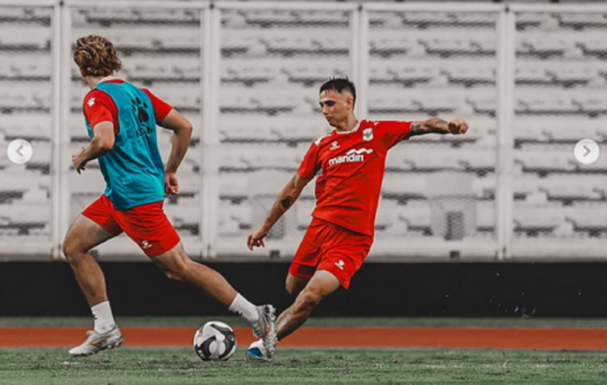 Respons John Herdman soal Pria Mirip Luke Vickery Ikut Latihan Timnas Indonesia di Stadion Madya Jakarta Respons John Herdman soal Pria Mirip Luke Vickery Ikut Latihan Timnas Indonesia di Stadion Madya Jakarta