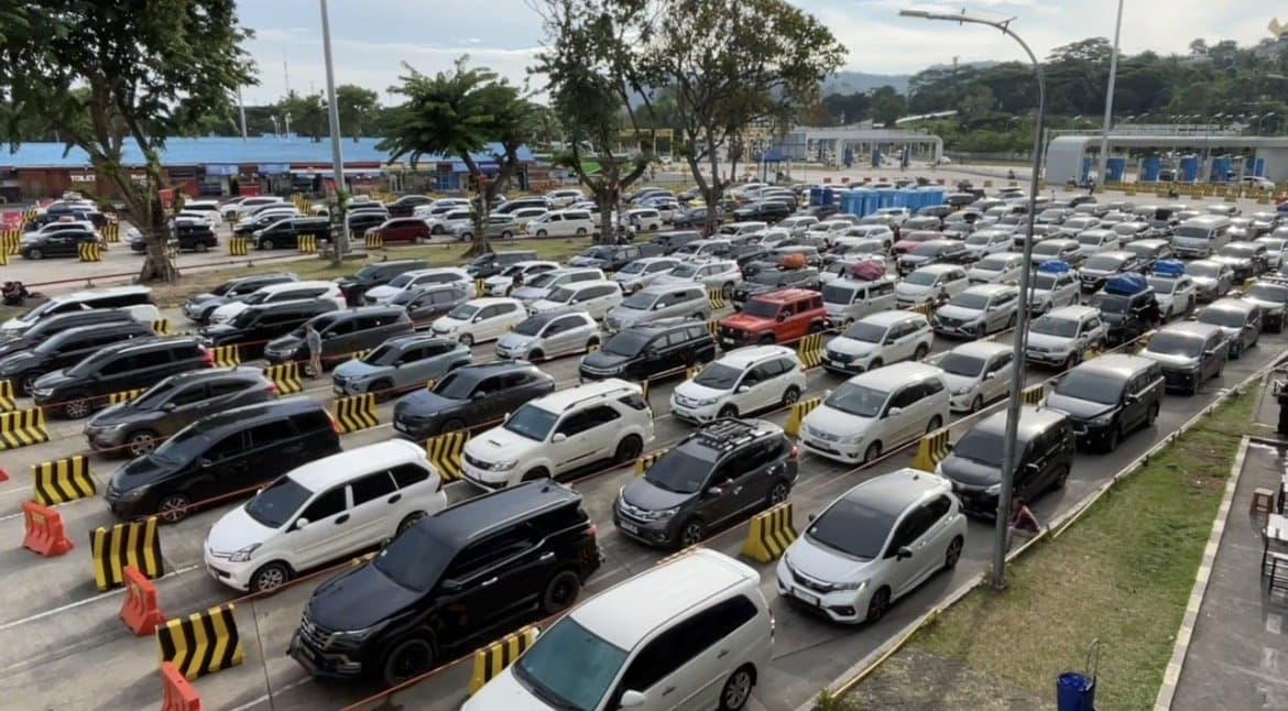 Pelabuhan Bakauheni Kembali Meningkat, 128.281 Pemudik Menyeberang ke Pulau Jawa Pelabuhan Bakauheni Kembali Meningkat, 128.281 Pemudik Menyeberang ke Pulau Jawa