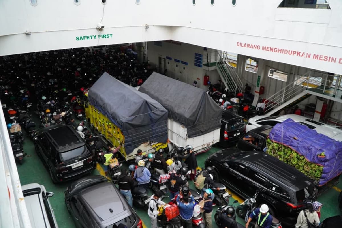 Waspada Puncak Kedua Arus Balik 28–29 Maret di Pelabuhan Ketapang - Gilimanuk Waspada Puncak Kedua Arus Balik 28–29 Maret di Pelabuhan Ketapang - Gilimanuk