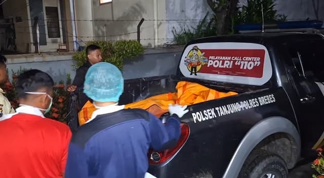 Viral 2 Pria Ditemukan Tewas Membusuk di Atap Masjid Brebes, Begini Kronologi Lengkapnya! Viral 2 Pria Ditemukan Tewas Membusuk di Atap Masjid Brebes, Begini Kronologi Lengkapnya!