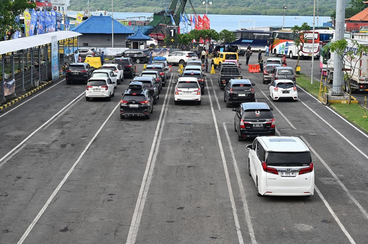 Puncak Arus Balik Hari Ini, Kemenhub Antisipasi Kepadatan Bakauheni hingga Ketapang dan Balon Udara Puncak Arus Balik Hari Ini, Kemenhub Antisipasi Kepadatan Bakauheni hingga Ketapang dan Balon Udara
