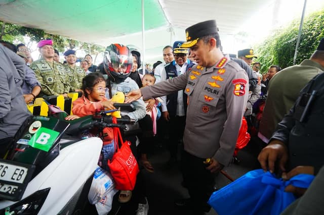 Tinjau Arus Balik di Bakauheni, Kapolri Pastikan Pemudik Aman hingga Tujuan Tinjau Arus Balik di Bakauheni, Kapolri Pastikan Pemudik Aman hingga Tujuan
