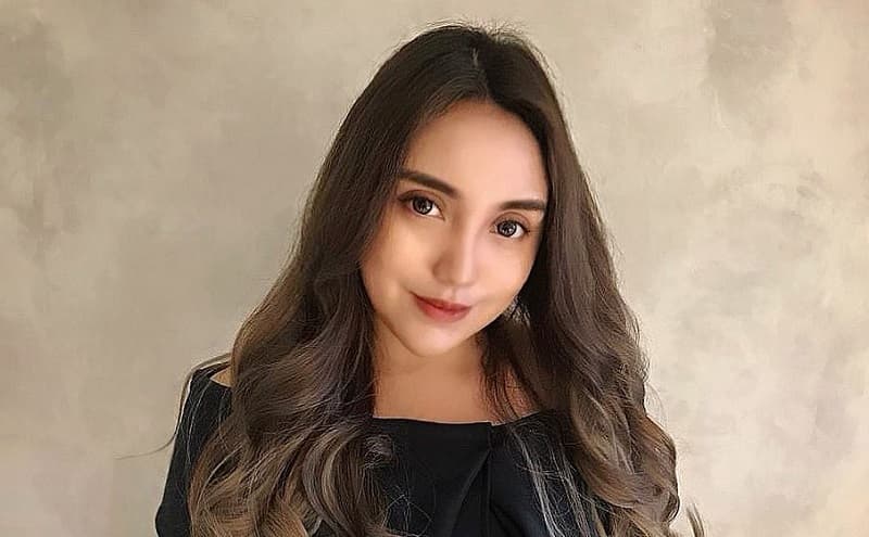 Profil Salmafina Sunan yang Berseteru dengan Istri Taqy Malik Profil Salmafina Sunan yang Berseteru dengan Istri Taqy Malik