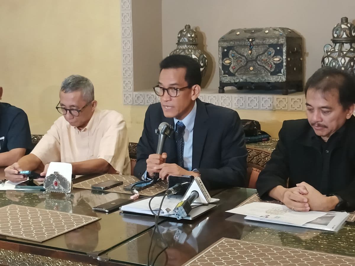 Roy Suryo Cs Bakal Gugat KPU Lewat Citizen Lawsuit Soal Ijazah Jokowi Roy Suryo Cs Bakal Gugat KPU Lewat Citizen Lawsuit Soal Ijazah Jokowi