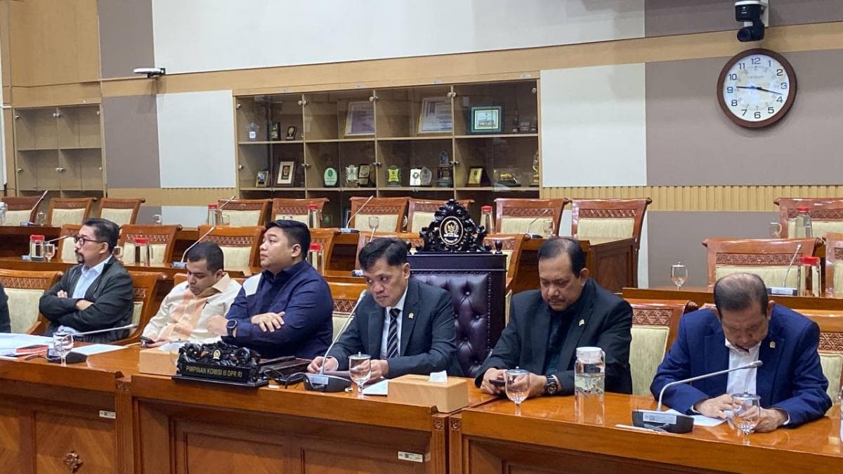 Kasus Amsal Dibahas DPR, Komisi III Soroti Ketidakpastian Harga Jasa Kreatif Kasus Amsal Dibahas DPR, Komisi III Soroti Ketidakpastian Harga Jasa Kreatif