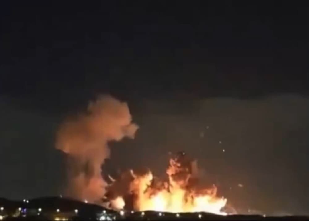 AS Serang Kota Iran dengan Bom Penghancur Bunker, Trump Bagikan Ledakan Dahsyat di Isfahan AS Serang Kota Iran dengan Bom Penghancur Bunker, Trump Bagikan Ledakan Dahsyat di Isfahan